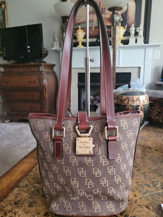 Dooney & Bourke Handbags - Dooney & Bourke Brown Signature Tote Bag